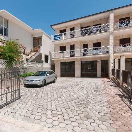 Apartments Ricina Дуги-Рат Экстерьер фото