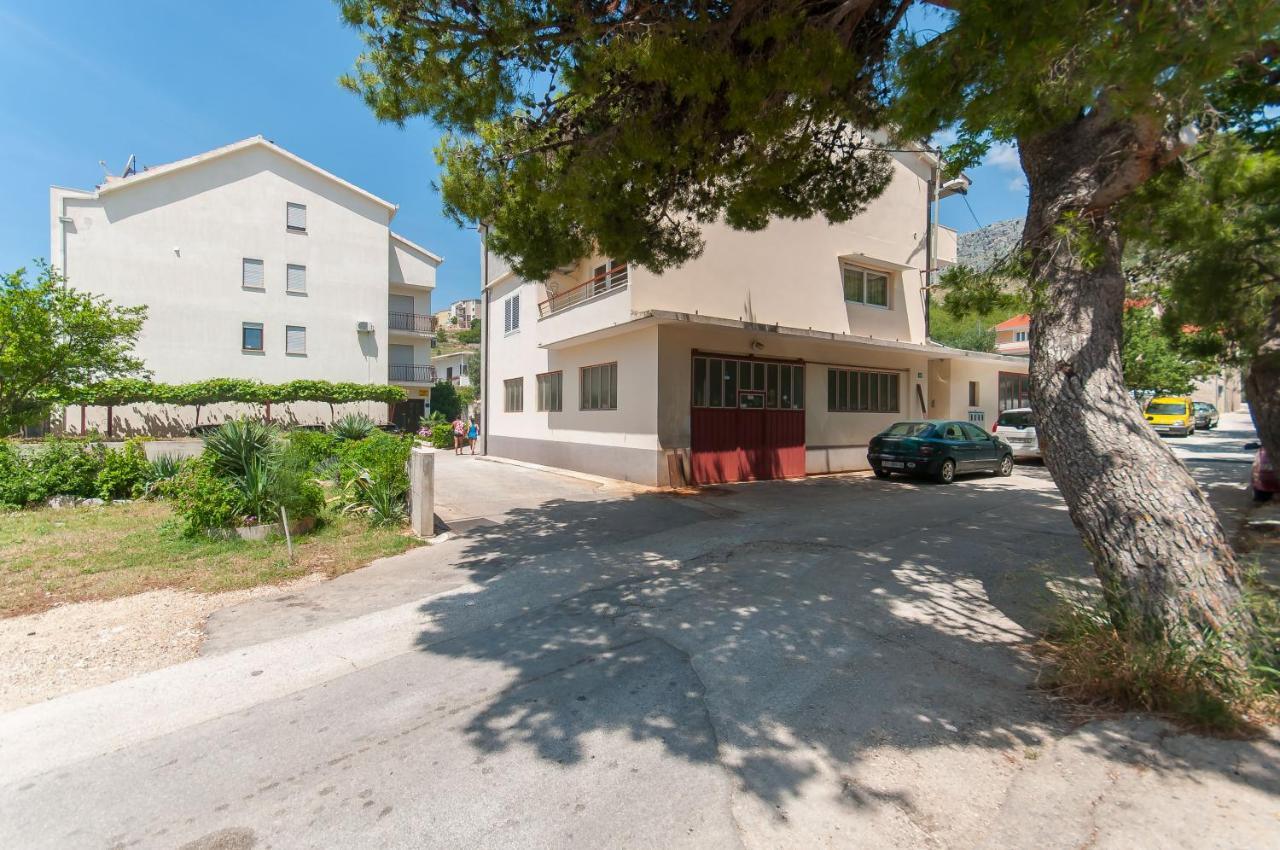 Apartments Ricina Дуги-Рат Экстерьер фото
