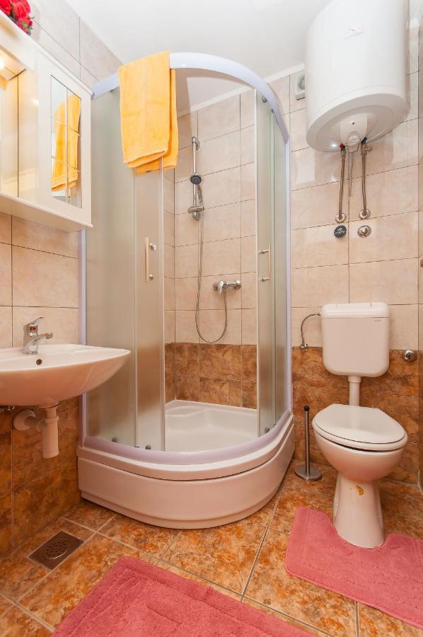 Apartments Ricina Дуги-Рат Экстерьер фото