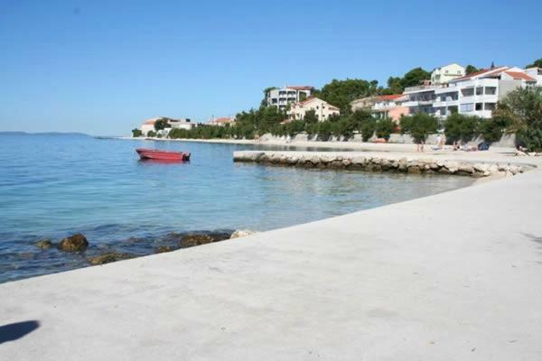 Apartments Ricina Дуги-Рат Экстерьер фото